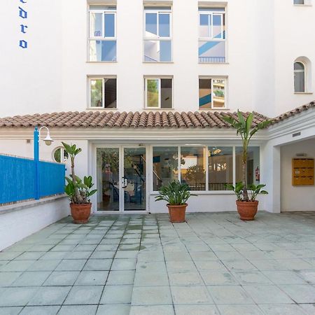 Malagasuite Lux Beach & Pool Торремолинос Экстерьер фото